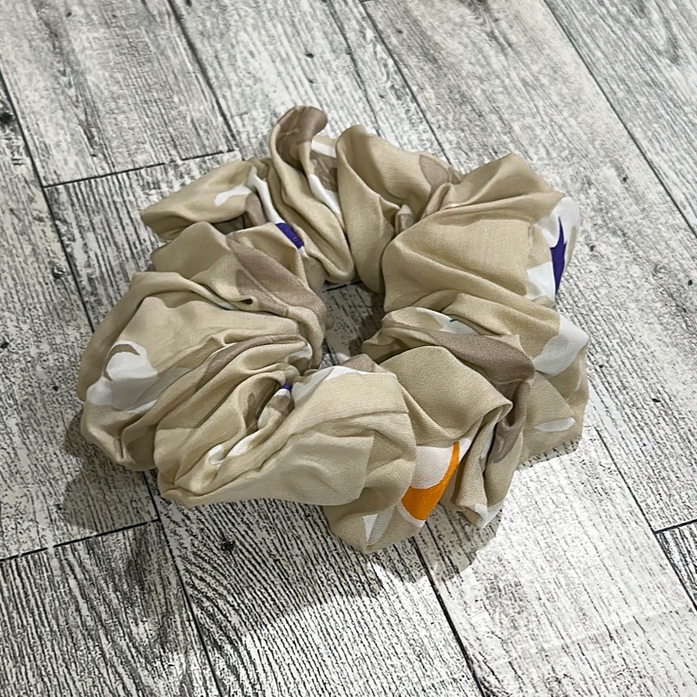 Chic Jem Beige Patterned Scrunchie